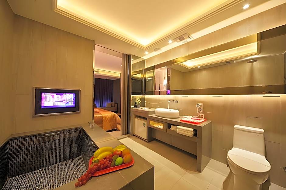 Yuan Motel