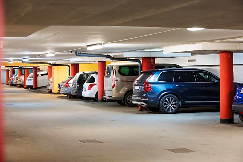 Slottsskogens Hostel