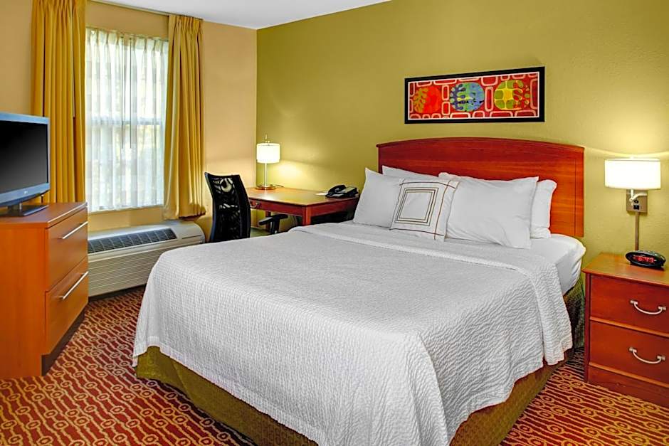 Photo 1 of 5 of 2 Bedroom 2 Queen Beds Suite