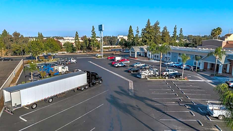 Best Western Town & Country Lodge
