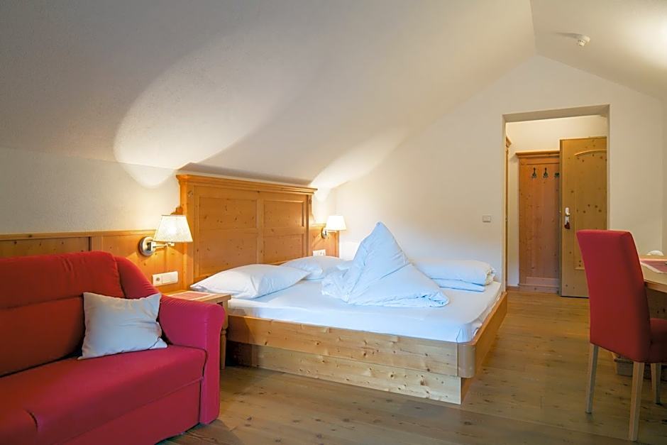 Photo 1 of 7 of Double Room