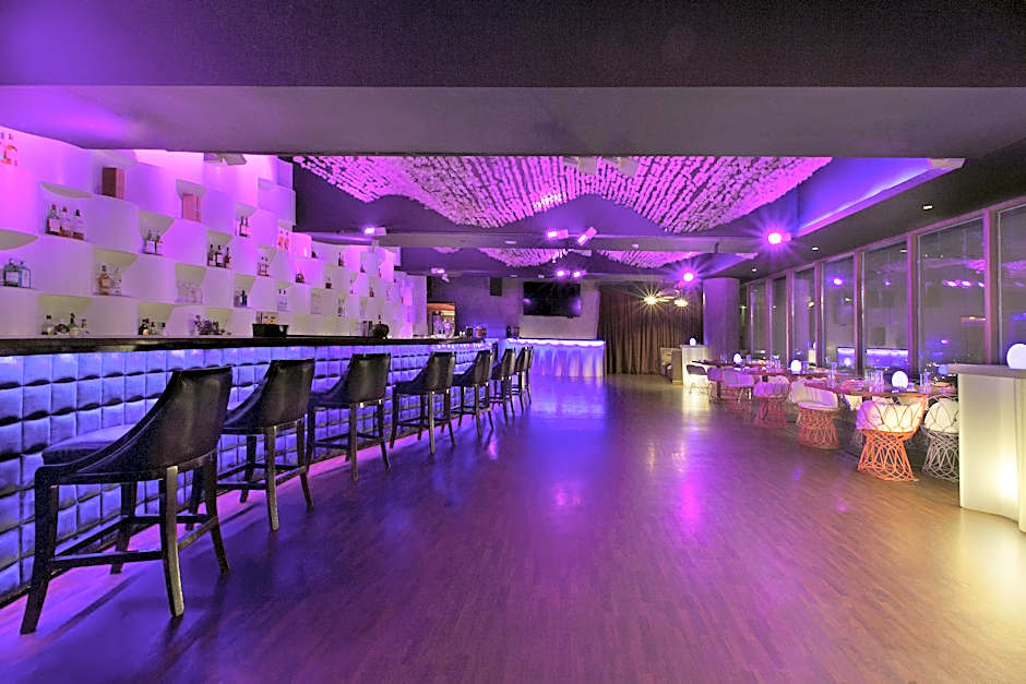 Sheraton Grand Bangalore Hotel At Brigade Gateway