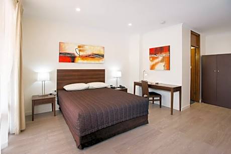 Standard Queen Room - Pet Friendly