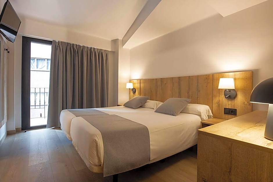 Photo 1 of 30 of Hotel Cervol