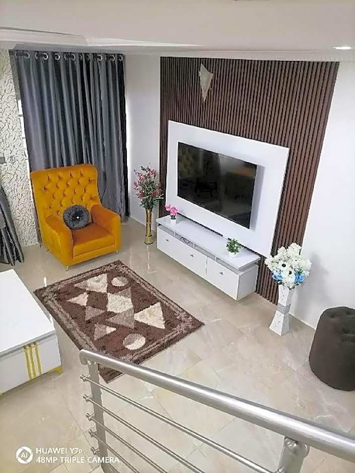 COZY SUITES