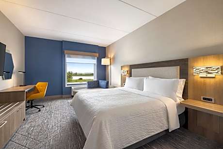 Standard King Room with Mobility Accessible Roll-In Shower