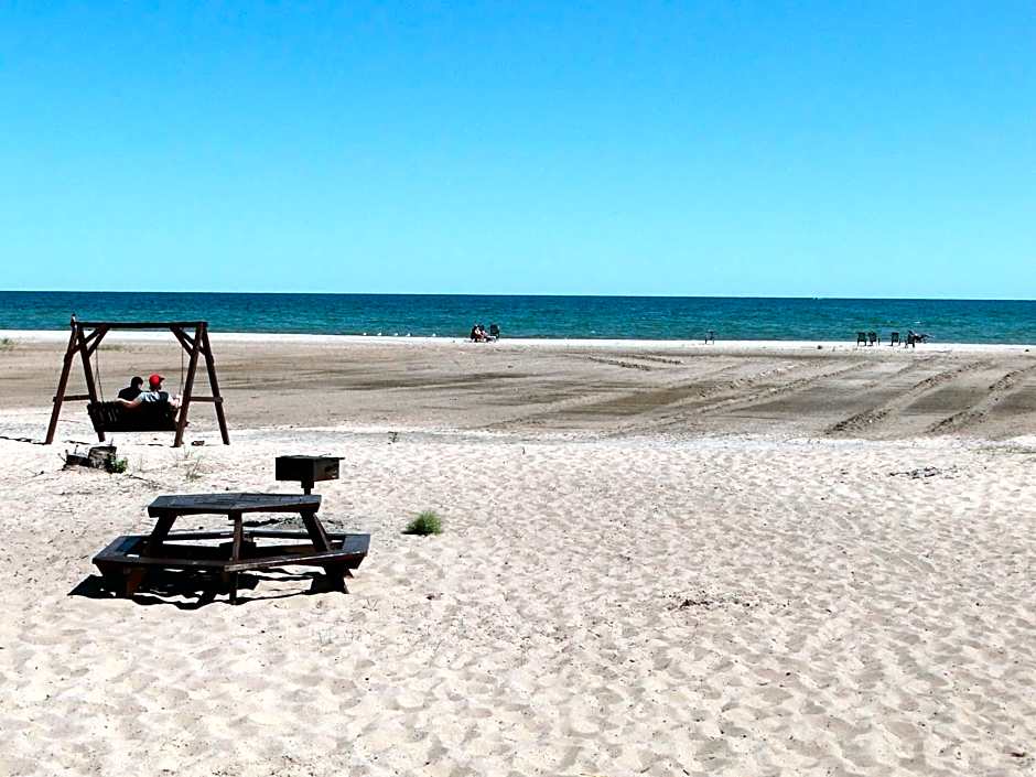 Oscoda Lakeside Hotel