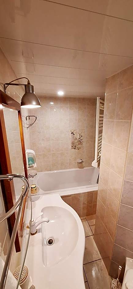 BRIT HOTEL Confort CAMBRAI