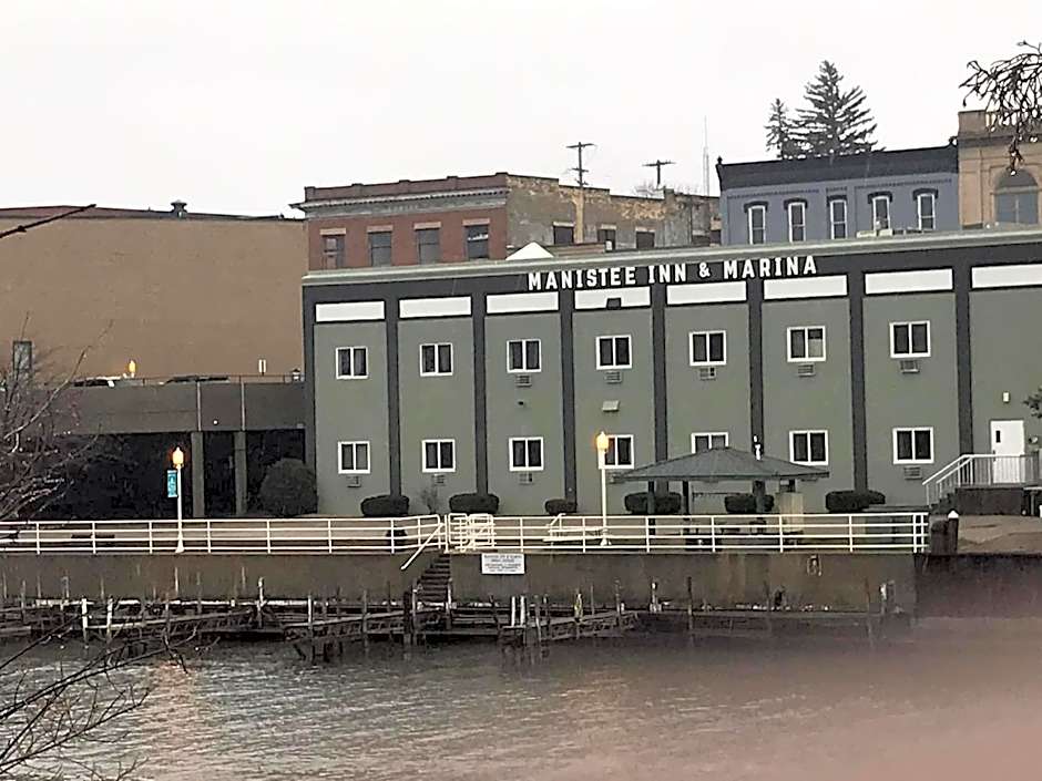 Manistee Inn & Marina