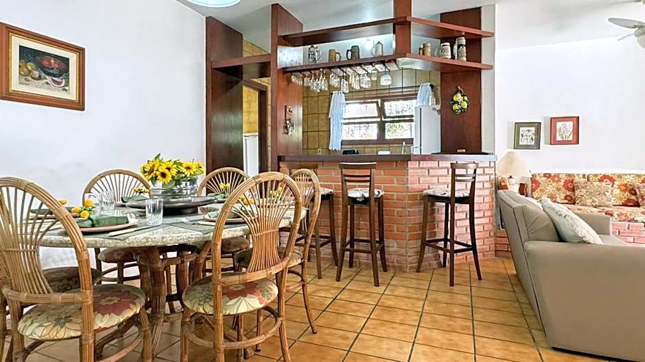 Casa Aconchegante a 100 metros da praia - NDI006