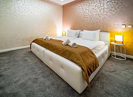 Deluxe Studio - Free Spa Access