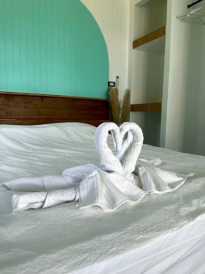 Beach house in Chaloklum