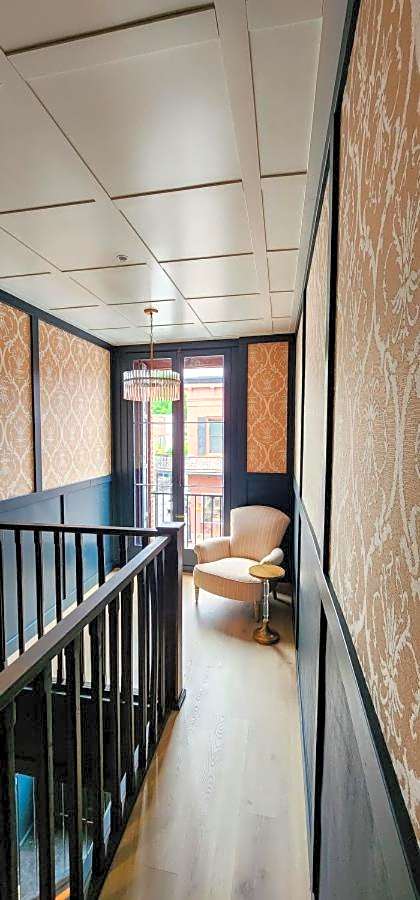 Speakeasy King Suite (Rm1)