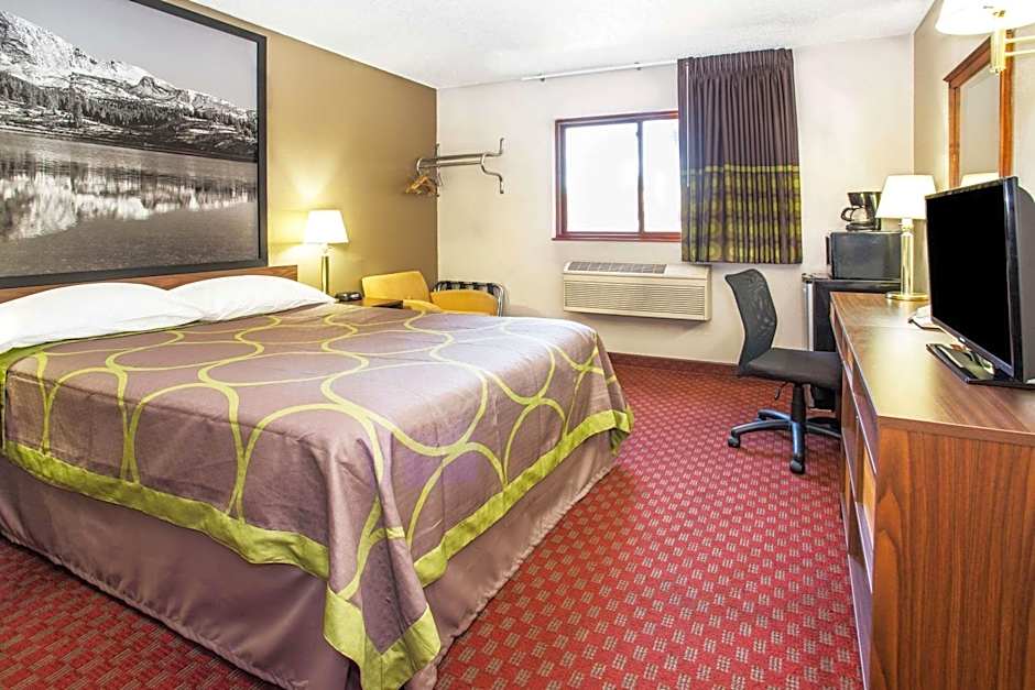 Super 8 by Wyndham Longmont/Del Camino