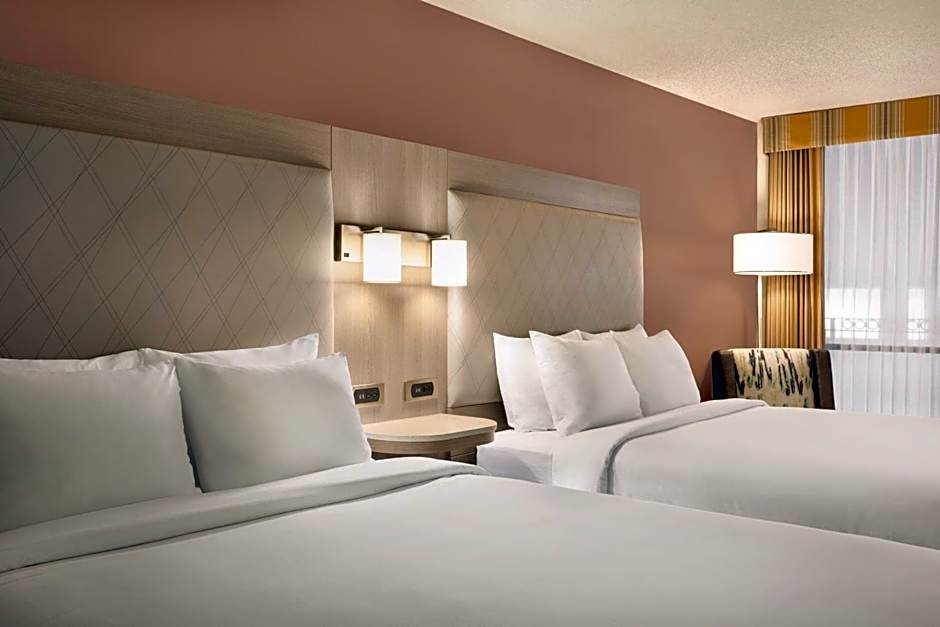 Photo 1 of 4 of 2 Queen Beds