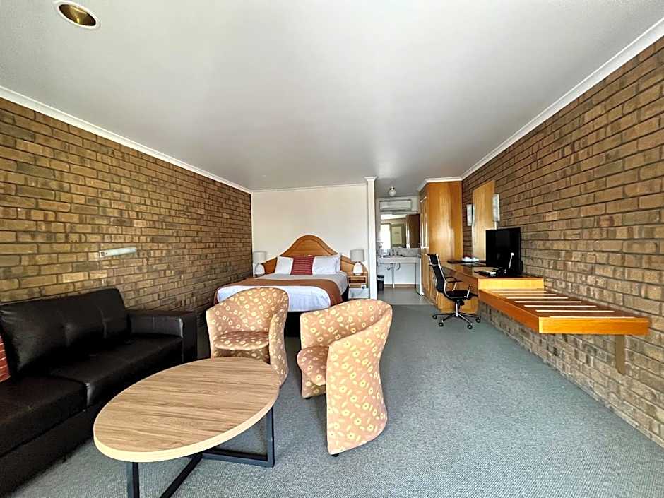 City Colonial Motor Inn