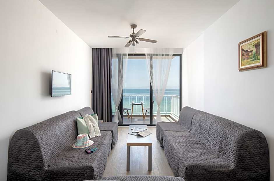 Photo 1 of 28 of Grand Dodo's Triada Seaview Studios