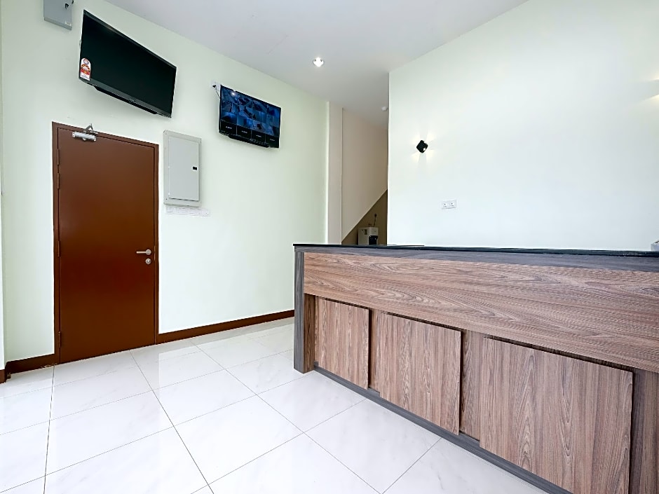 Super OYO 43935 Mancalin Hotel