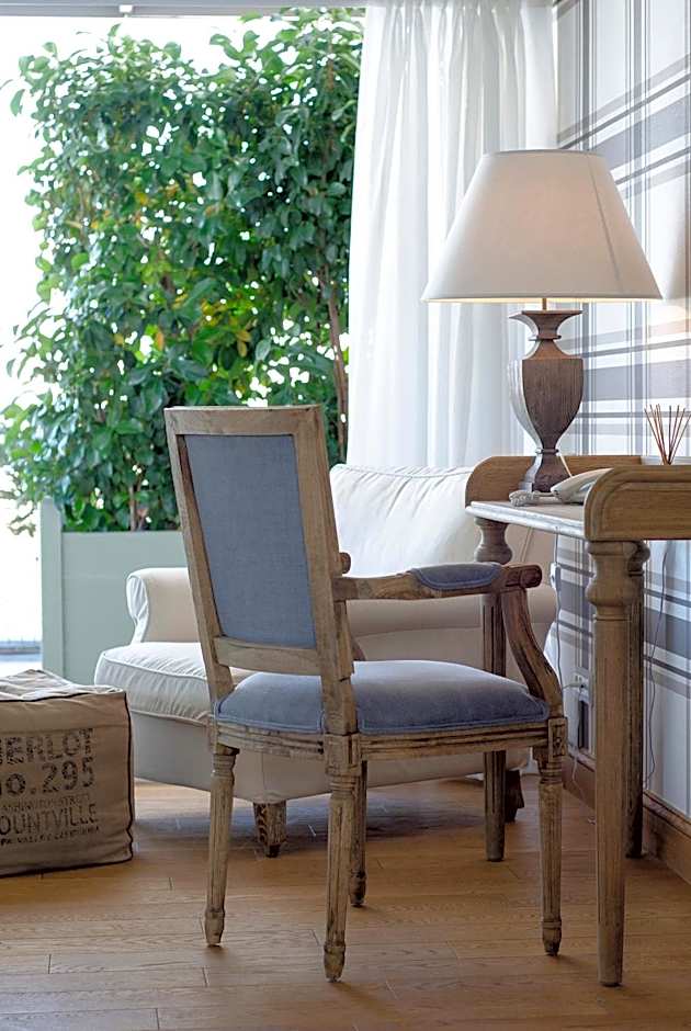 Sea View Cityscape Hotel