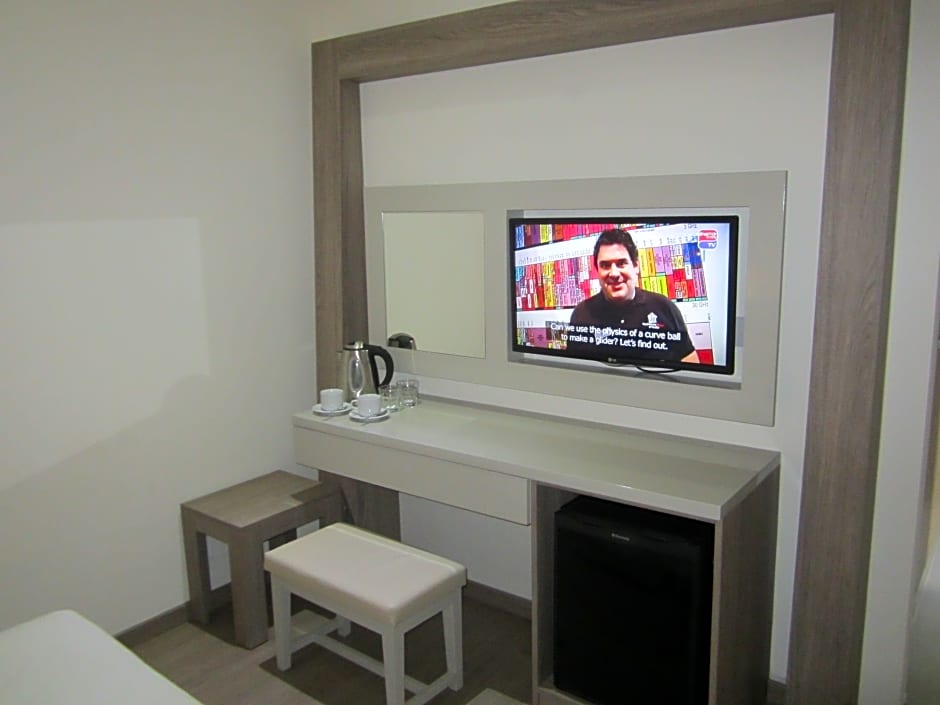 Melpo Antia Luxury Apartments & Suites