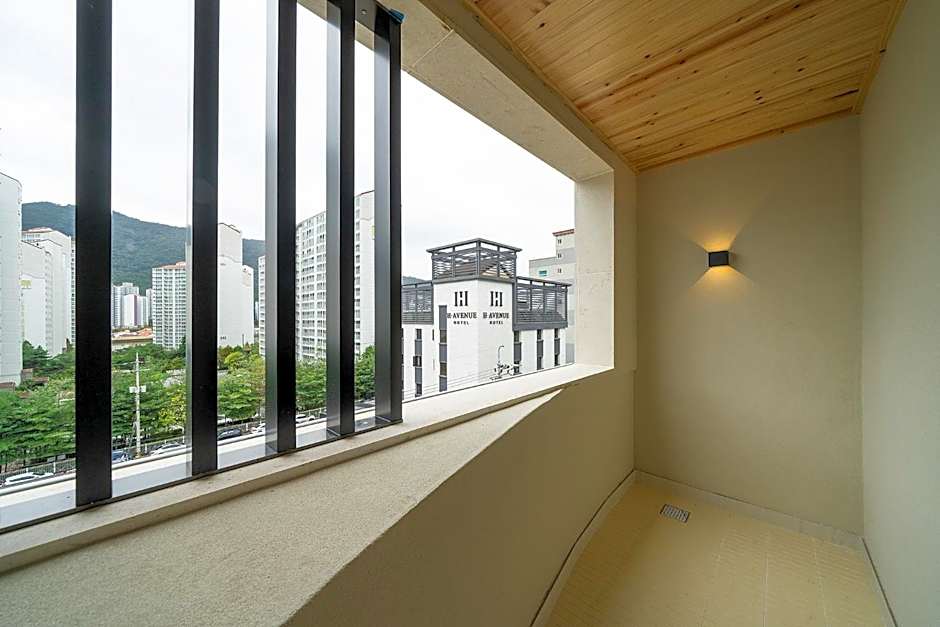 Hound Hotel Gimhae Samgye