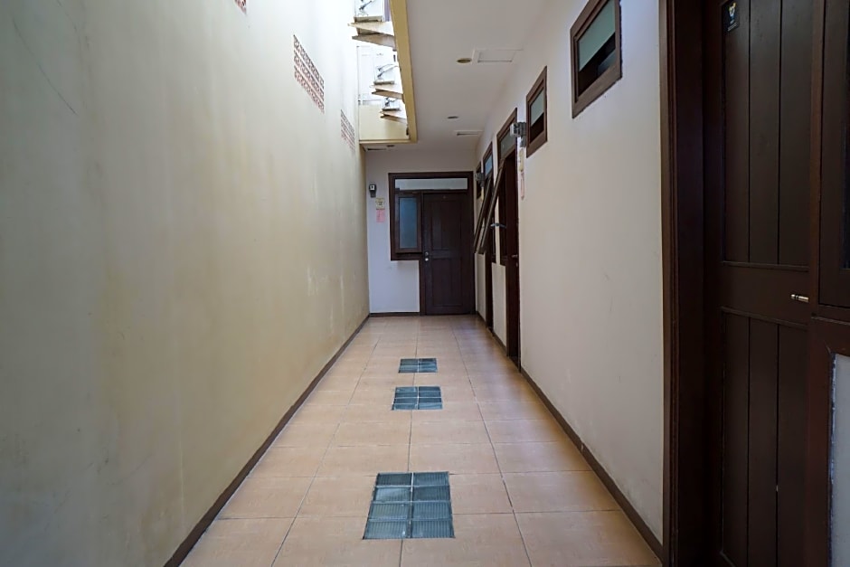 OYO 92863 Hotel Blessing