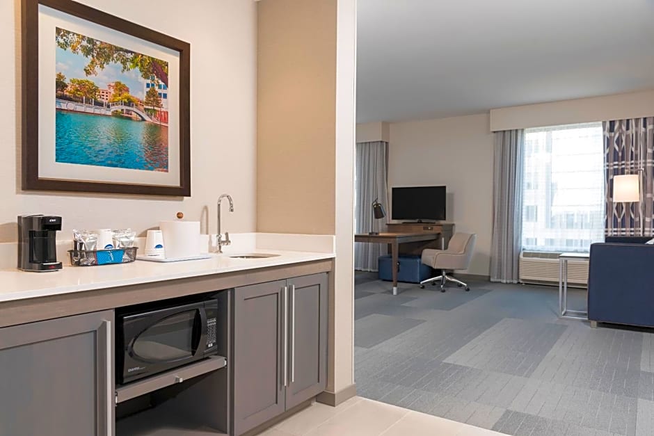 Hampton Inn & Suites Indianapolis-Keystone, IN