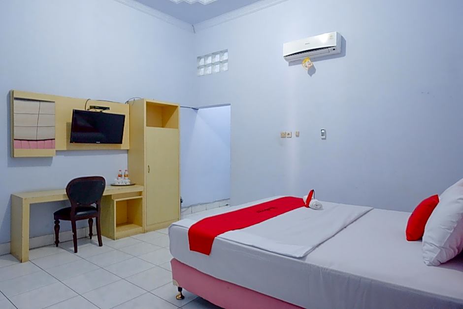 RedDoorz Plus Syariah near Stasiun Pekalongan 2