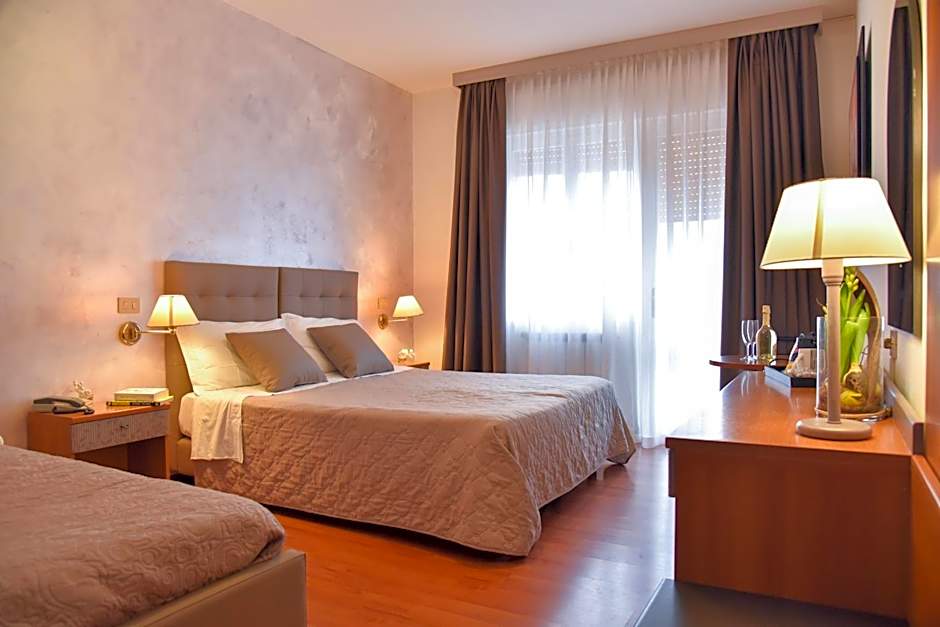 Hotel Crystal