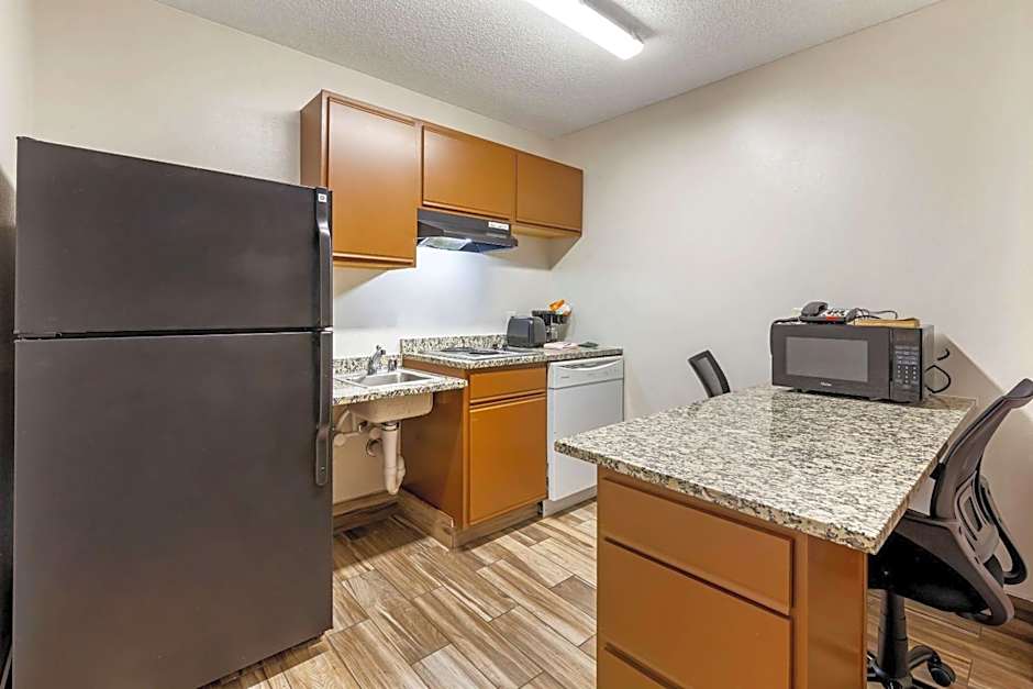 MainStay Suites Dubuque at Hwy 20