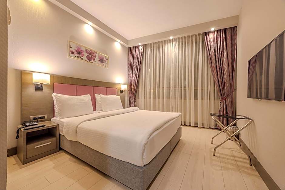 Hilly Hotel