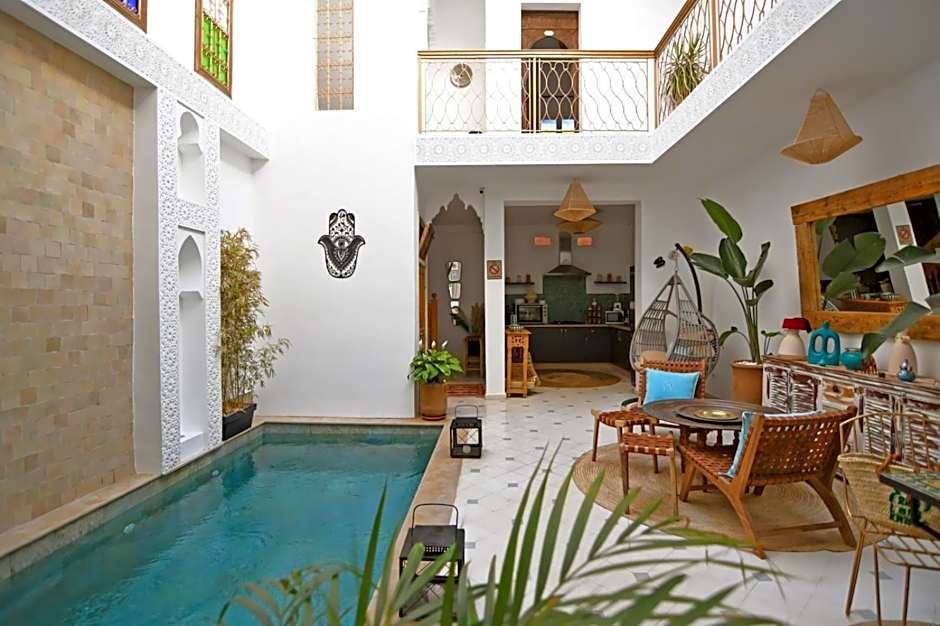 Riad Larbi Khalis