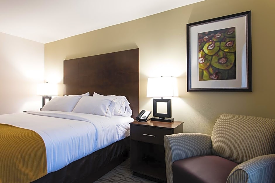 Holiday Inn Express & Suites Aiken