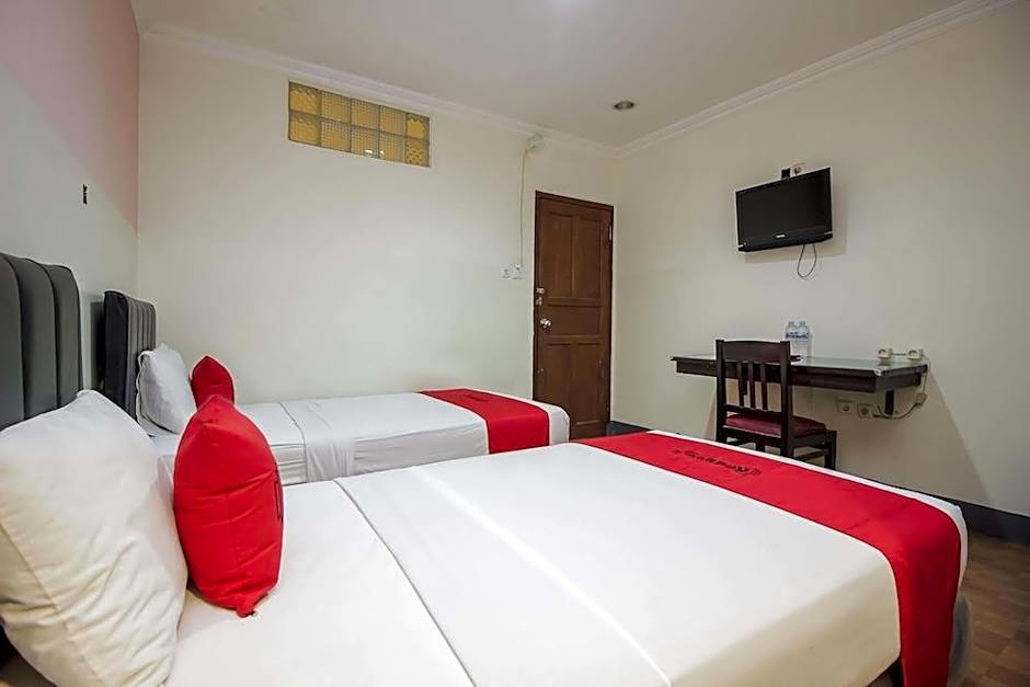 RedDoorz near Bethesda Manado