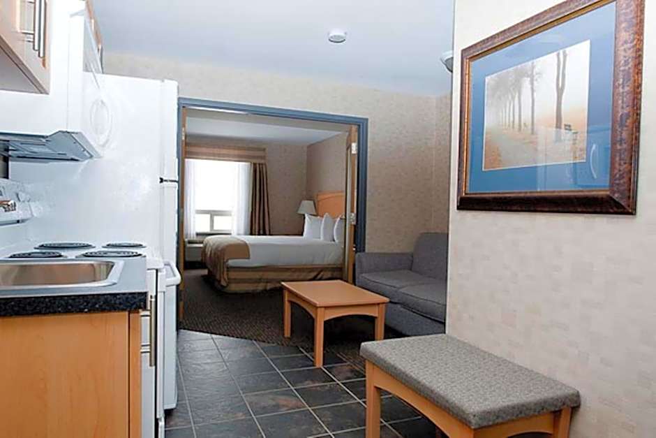 Paradise Inn and Suites