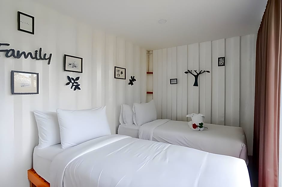 Container Smart Stay (CSS)