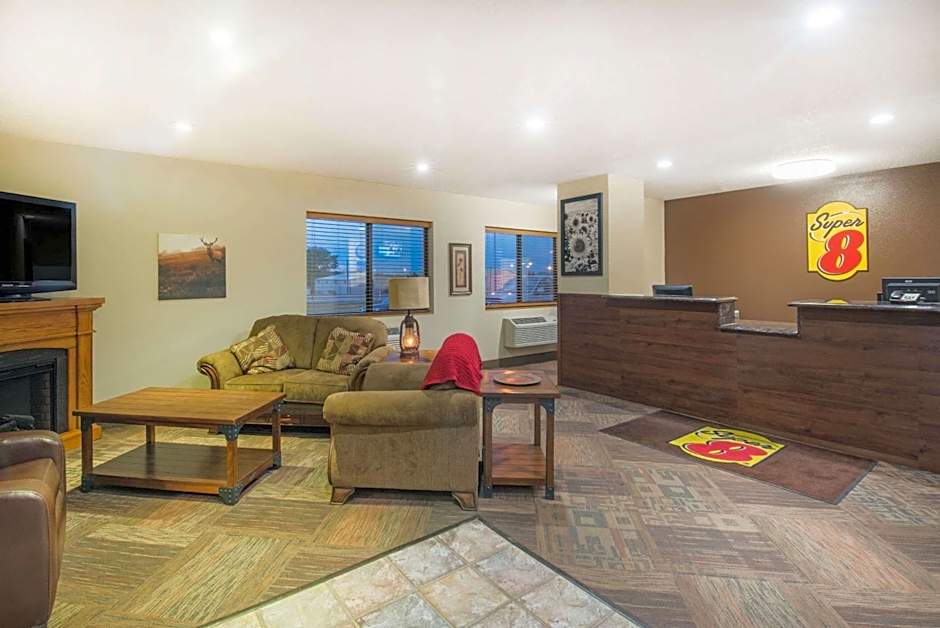 Super 8 by Wyndham Jamestown