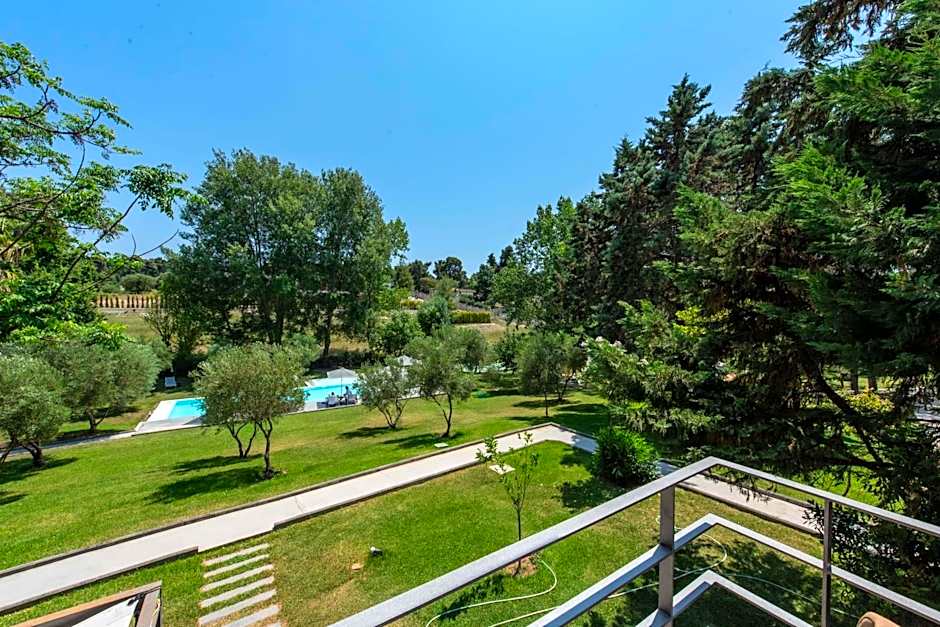 Sani More & Sani Woods