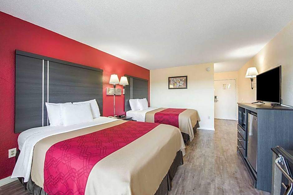 Econo Lodge - Waynesville