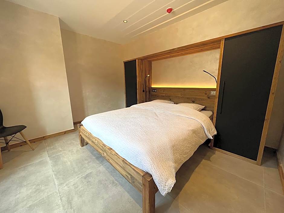 Gite Roche Des Ducs avec Piscine toute l'année, Spa, Sauna, Hammam