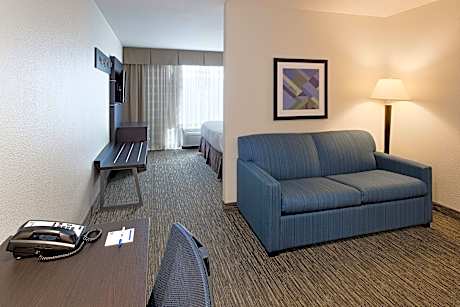 1 King Ste Comm Access Addl Living Area