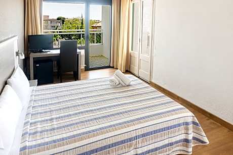 DOUBLE ROOM STANDARD