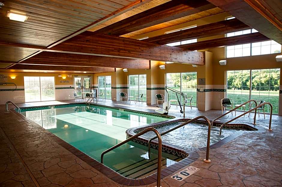 Country Inn & Suites by Radisson, Milwaukee Airport, WI