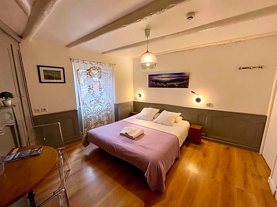 La Maison - Hôtel & Gîte