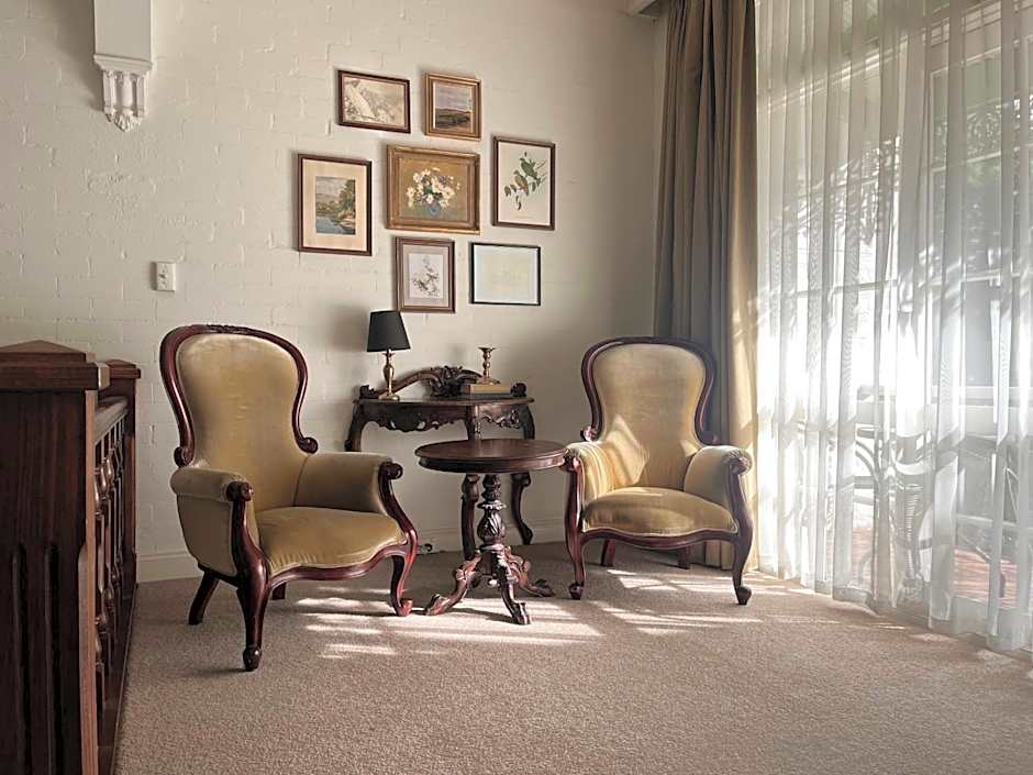 Victoria House Motor Inn