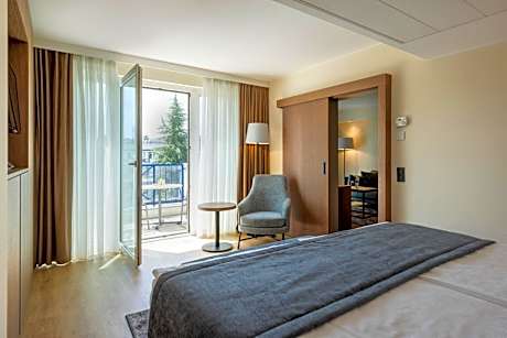 Suite with Garden View