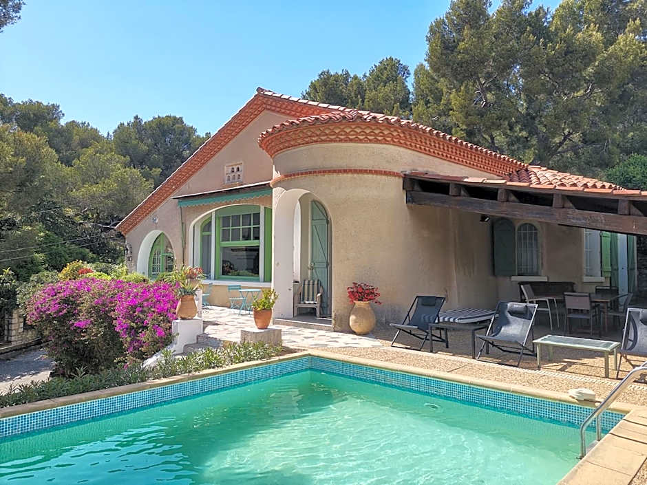 Cassis Hostel