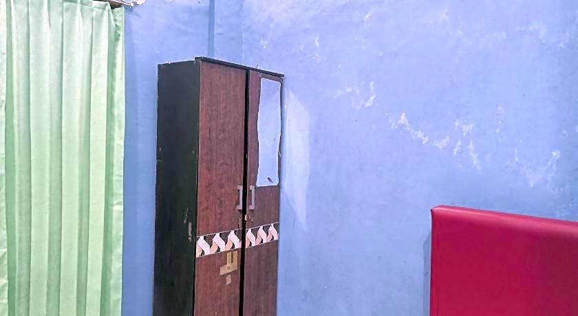 OYO 93875 Tifar House Near Lapangan Raja-raja