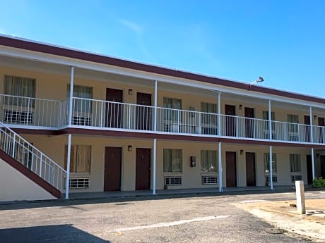 Fort Eustis Inn