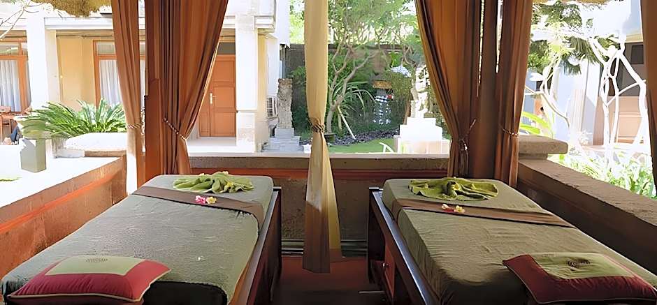 Fourteen Roses Beach Hotel